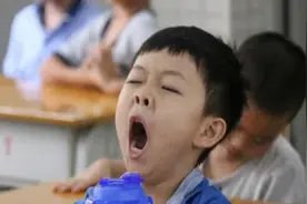 几个简单防止上课瞌睡的小妙招，建议家长转发给孩子