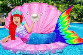 韩国小萝莉宝蓝变身美人鱼住在水族馆了！海底世界太好玩了！