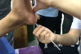 抚顺修脚去鸡眼过程减压真人#足疗店解压##足浴养生招聘#视频封面