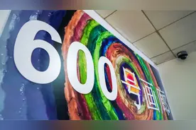 宛平南路600号“出圈”，去上海精神卫生中心看画展
