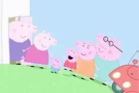 小猪佩奇：佩奇到爷爷奶奶家里玩，奶奶有惊喜给佩奇，是什么呢？视频封面