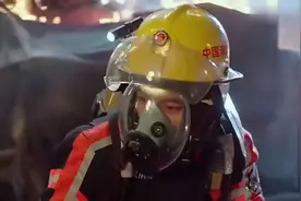 特勤精英：消防员扑灭熊熊烈火，拯救被困人员，致敬救火英雄视频封面