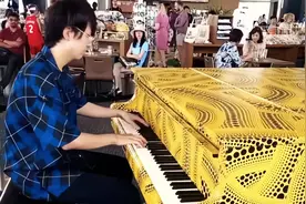 日本街头钢琴演奏《Megalovania》