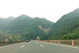 国家中心城市，重庆到成都120公里时速最短高速，节假日都不堵车视频封面