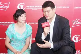 38岁叶莉近照，打扮朴素老了许多，再回应与姚明生二胎的时间视频封面