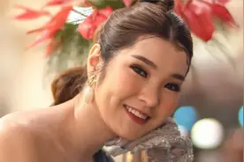 印度尼西亚美女翻唱的中文歌曲《最远的你是我最近的爱》