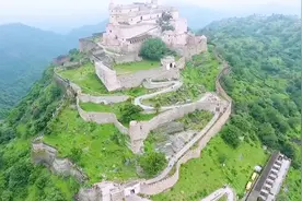 印度的长城听过吗？自称世界第二，100年来却只修了36公里！视频封面