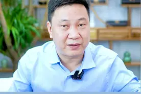 90后小姑娘卖服装，清光库存还赚十来万视频封面