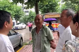 东北大爷50年没见大侄子，相见时老人声音都哽咽了，有太多话想说视频封面