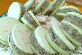 茄子不炒不凉拌，搭配鸡胸肉这样做，满满一大盘不够吃！