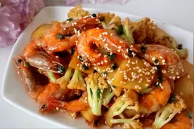干锅基围虾这样做，保准你吃了还想吃，太香啦！视频封面