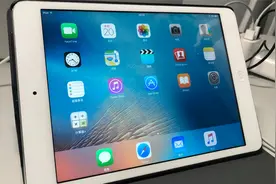 【捡垃圾】200包邮ipad mini1开箱，连历史版本软件也难拯救它吗视频封面