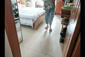 服装店老板娘亲自上门服务顾客，网友直呼：真是服务到家啊！视频封面