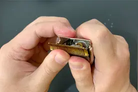 理发器不知道怎么拆开？多亏网友提醒，原来打开清洁这么简单视频封面