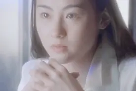 张柏芝素颜晒照，路人镜头下的她如此美丽，场面十分温馨视频封面