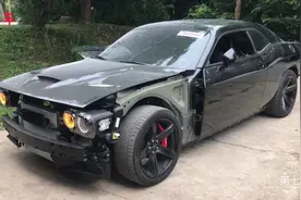 修复2017款道奇地狱猫第七集，处理焊缝刮腻子喷涂底漆视频封面