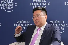 京东AI周伯文：AI光做单点技术意义不大视频封面