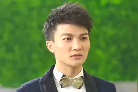 周深：从小就是留守儿童，长大背井离乡！高考落榜，还被校园暴力