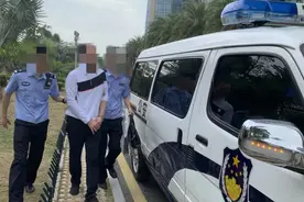 持续、多次向供应商索贿！安踏集团鞋采购副总监被晋江警方刑拘视频封面