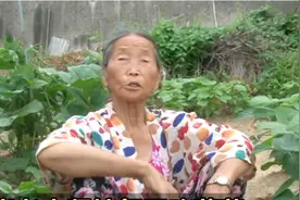 107岁老人坚持每天吃蔬菜，照顾79岁患病儿媳，健康幸福，纪录片视频封面