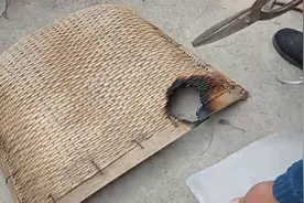 被火烧了个洞的簸箕，手艺人分分钟用白铁补好，又可以用十年！视频封面