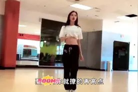 搞笑合集：妹子抽烟的动作是老手，一看就没少抽。视频封面