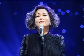 香港殿堂级歌手杜丽莎含泪演唱《假如》听哭一片视频封面