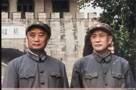 还击战中，把缴获的战利品送还敌方的官兵还能回得来吗视频封面