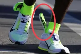 鞋子里的鞋垫总是跑出来，教你简单一招，怎么跑跳鞋垫都纹丝不动视频封面