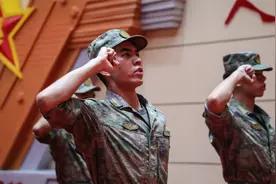 军校毕业学员奔赴战位！一起聆听新排长们的心里话视频封面