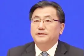现场！被问为何要暂停大陆居民赴台个人游？他当场回了这话