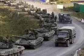 乌克兰重兵集结开打！大批坦克火速运往前线，联合国紧急发声视频封面
