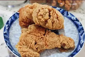 炸鸡腿时怎么才能起鱼鳞片，教你三个小技巧，一压一抖轻松出鱼鳞