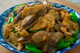 蘑菇这样做特别香，营养美味做法简单，我家每隔3天吃一次。