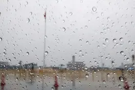 北京多年年均降雨量为595毫米，一场雨难得！看看视频是哪拍的？视频封面