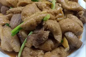 豆泡烧肉就喜欢这个做法，多汁入味，好吃下饭！视频封面