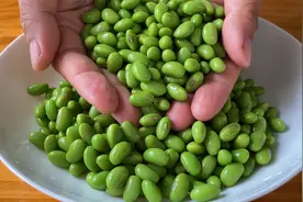 毛豆快速剥法，4分钟剥一大盘，粒粒光滑，还没有豆腥味视频封面