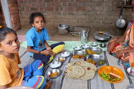 月收入300的印度家庭，天天吃咖喱配烤饼，为什么还生5个孩子视频封面