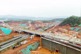 航拍大广高速南康至龙南扩容（浮石枢纽）建设中视频封面