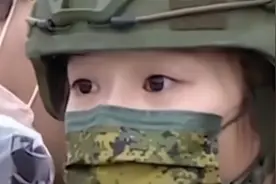 tw草莓兵vs解放军 🤣 🤣 🤣这谁舍得打呀？视频封面