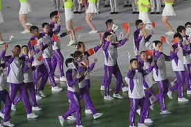 现场！全运会开幕式上 香港和澳门代表团入场 全场欢呼掌声雷动视频封面