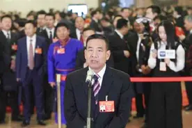 河南土代表走上人民大会堂首场代表通道 讲述土壤污染防治视频封面