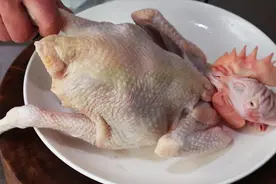 鸡肉如何剁成块？大厨教你正确做法，这样剁又快又好，收藏了视频封面