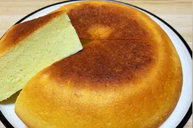 在家做电饭锅蒸蛋糕，不分蛋不分糖打发，一步到位，细腻无腥味