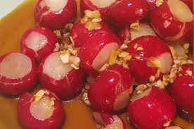 凉拌樱桃小萝卜，爽口又开胃，好吃入味有诀窍，一盘全家吃不够视频封面