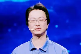 航天科工技师叶辉手工研磨精度达三千六百分之一度 比机器还细致