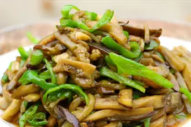 这才是青椒炒茄子的正确做法，简单易学好操作，出锅比吃肉都香视频封面