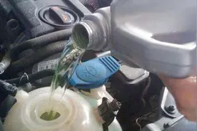 防冻液消耗很快很多，是正常现象吗？超过这个量就毁车了视频封面