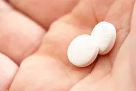 在头上抹点阿司匹林，10个人9个不懂有啥用，看完我就回家试试视频封面