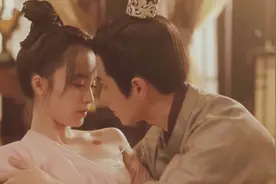 男女主拍吻戏拍到缺氧哈哈哈，怎么这么又甜又搞笑啊！视频封面